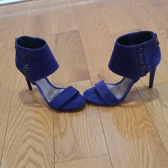 Sandals - Picture 2 of 5